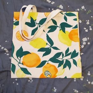 Lemon print tote bag!